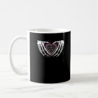 Taza De Café Muertos del corazón en manos de Skeleton Día de Mu