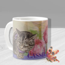 Mug de arte gato con tulipanes pintado a mano