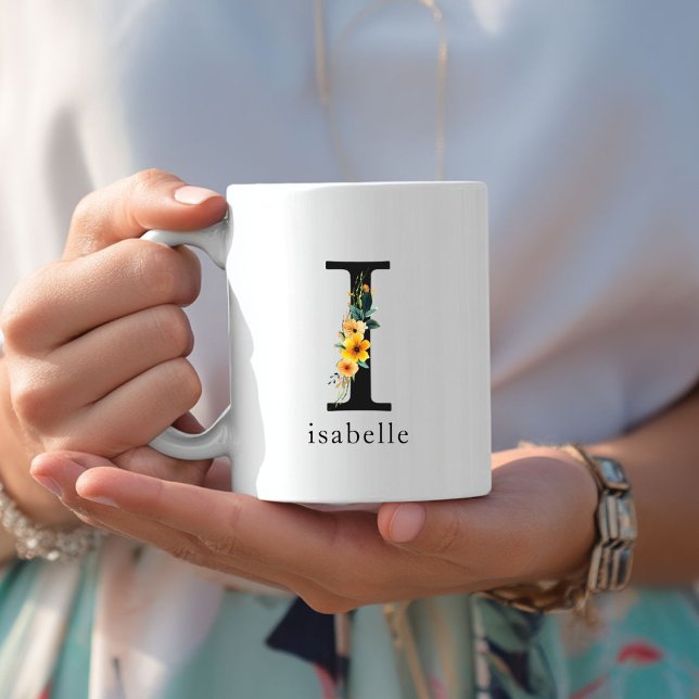 Taza De Café Mug de monograma Floral I con nombre editable (Floral I Monogram Mug with Editable Name. Yellow, Orange & Greenery Watercolor Flowers.)
