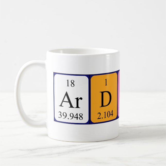 Taza De Café Mug de nombre de tabla periódica de Ardith (Izquierda)