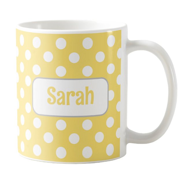 Taza De Café Mug de punto de polka amarillo personalizado (Personalized Yellow Polka Dot Mug at Amy's Coffee Mugs on Zazzle. )