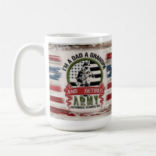 Taza De Café Mug del ejército retirado del abuelo de papá, rega