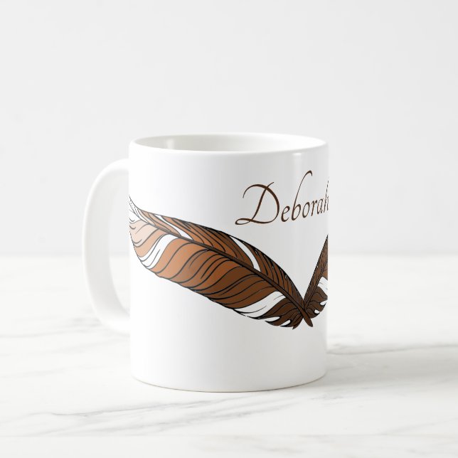 Taza De Café Mug - Plumas y nombre marrones (Anverso izquierdo)