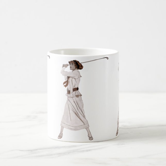 Taza De Café Mujer de ilustracion de época jugando golf (Centro)