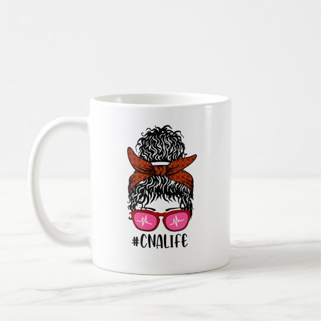 Taza De Café Mujer Enfermera Vida RN LPN CNA Messy Bun (Izquierda)