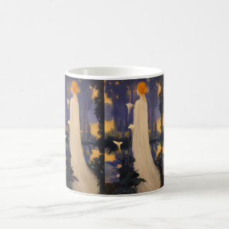 Taza De Café Mujer etérea Art Nouveau junto a calas iluminadas