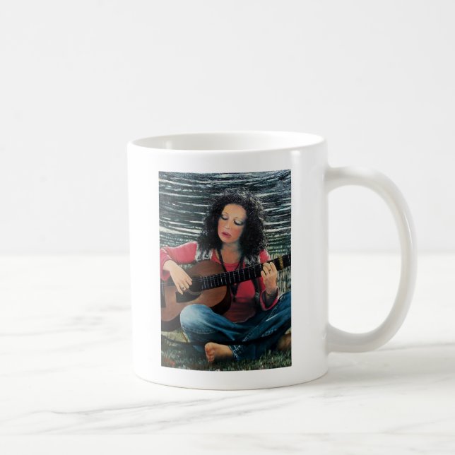 Taza De Café Mujer Jugando Música Con Guitarra Acústica (Derecha)