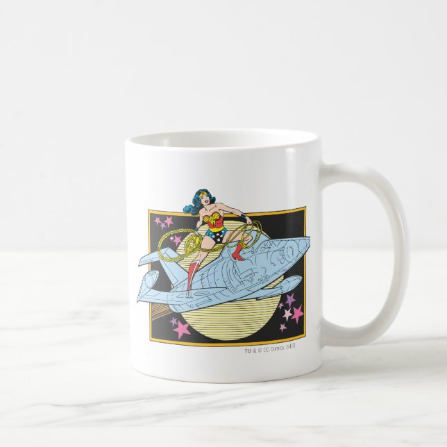 Taza De Café Mujer Maravilla con Jet (Derecha)
