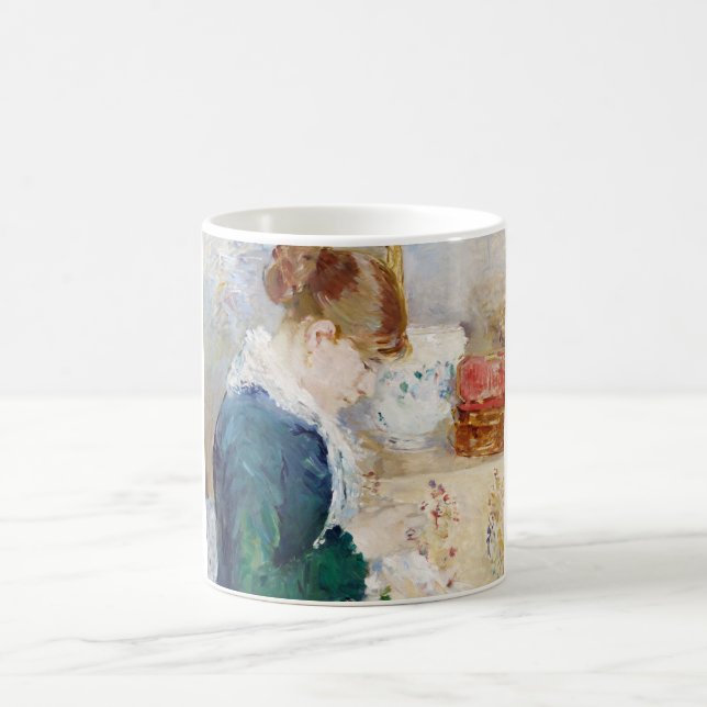 Taza De Café Mujer masticando, Berthe Morisot (Centro)