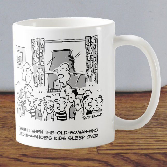 Taza De Café Mujer mayor que vivió en una escapada de zapatos (Subido por el creador)