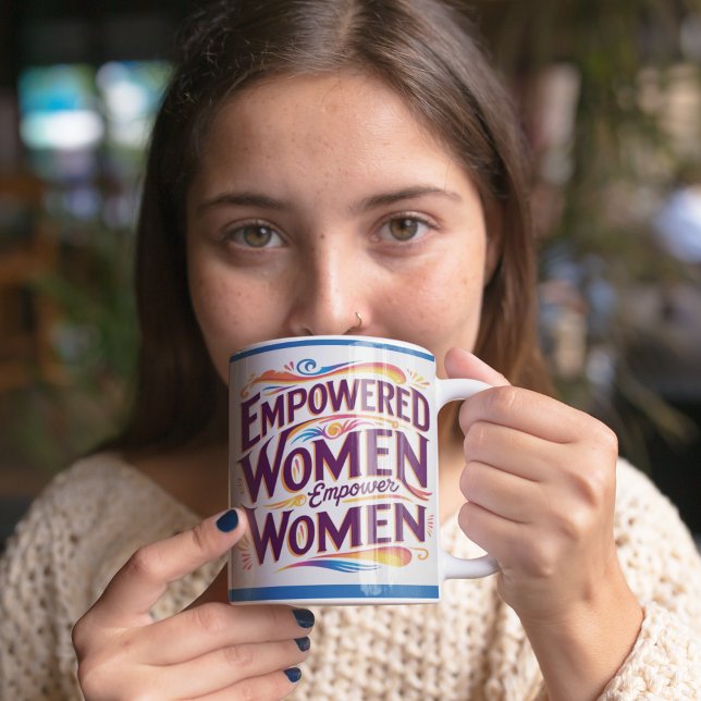 Taza De Café Mujeres empoderadas empoderan a mujeres Mug (Empower someone special with this, "Empowered women empower women" mug! )