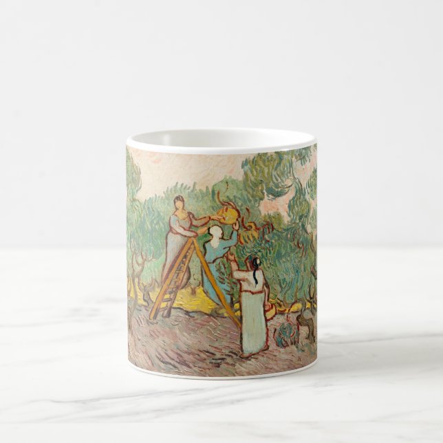 Taza De Café mujeres que recogen aceitunas 1889 en vincent van  (Centro)