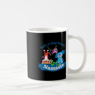 Taza De Café Mula y amigos toman un respiro profundo Namaste Yo