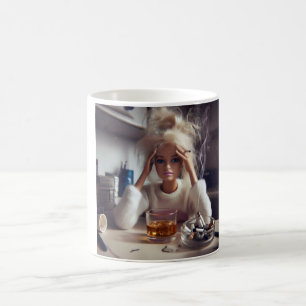 Taza De Café Muñeca Afligida Meme Fumando y Bebiendo   Gen Z