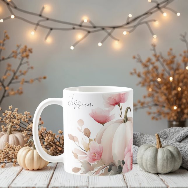 Taza De Café Muñeca de otoño con calabazas y flores rosas (Subido por el creador)