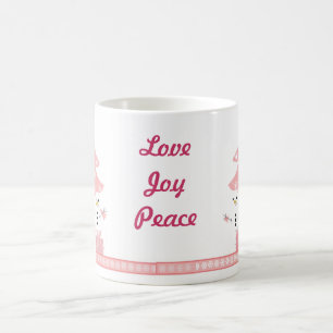 Taza De Café Muñecos de nieve junto a un árbol de Navidad rosa