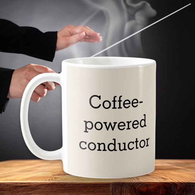 Taza De Café Músico de conductores impulsado por el café (A humorous mug especially for the 'Coffee-powered conductor', personalized with a name on the back)