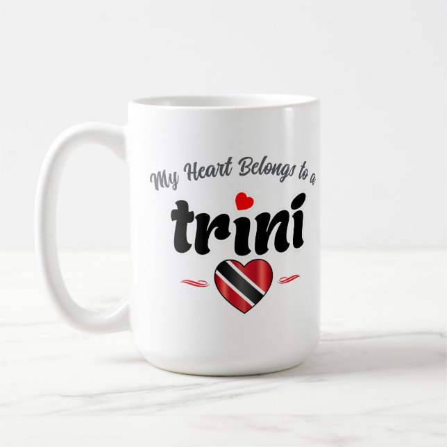 Taza De Café My Heart Belongs to a Trini Pink Text (Izquierda)