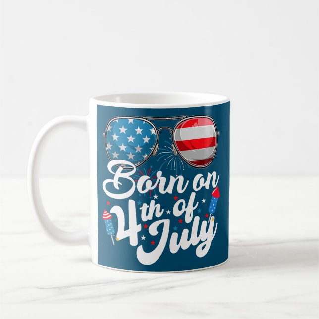 Taza De Café Nacido El 4 De Julio Foco De Fuegos Artificiales D (Izquierda)