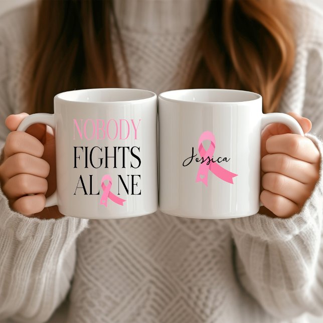 Taza De Café Nadie lucha solo contra la cinta rosa (Subido por el creador)
