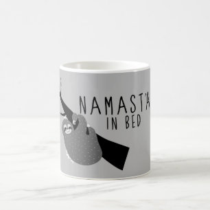 Taza De Café namast'ay en pereza de la cama