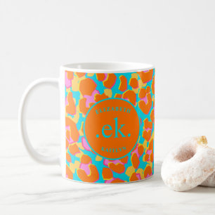 Taza De Café Naranja monograma y leopardo azul