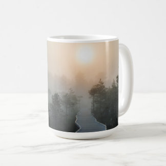 Taza De Café Naturaleza de Estonia temprano en la mañana en el