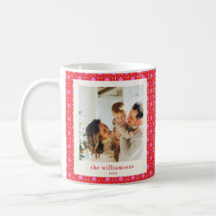 Taza De Café Navidad geométrica rosa y roja con foto personaliz