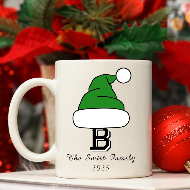 Taza De Café Navidades de la familia Monograma de Santa Hat Ver (Festive Green Santa Hat Monogram Family Christmas Coffee Mug
)