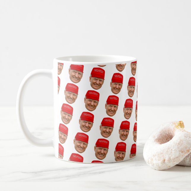 Taza De Café NAVIDADES de TRUMP MAGA (Con donut)