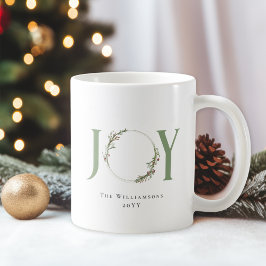 Taza De Café Navidades de Wreath Joy de color verde minimalista