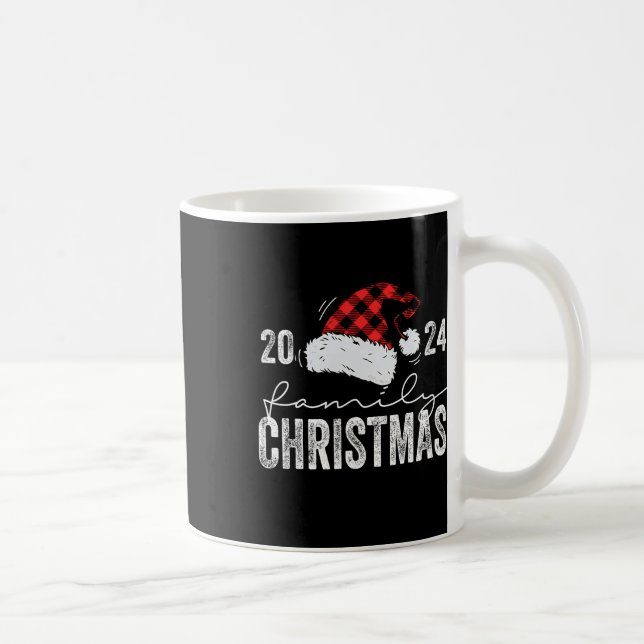 Taza De Café Navidades familiares 2024 Santa Hat Plaid Buffalo  (Derecha)