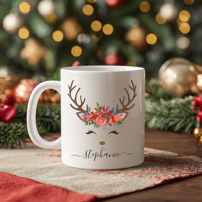 Taza De Café Navidades Holiday Floral de renos personalizada (Christmas Holiday Reindeer Floral Personalized Coffee Mug)