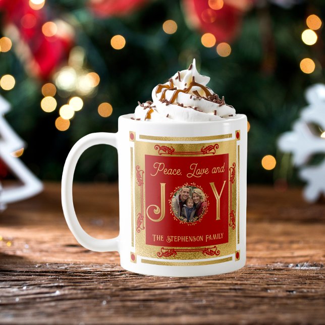 Taza De Café Navidades Paz Amor y Alegría Foto Familiar (Christmas Peace, Love and Joy Family Photo Coffee Mug - Christmas Red and Faux Gold)