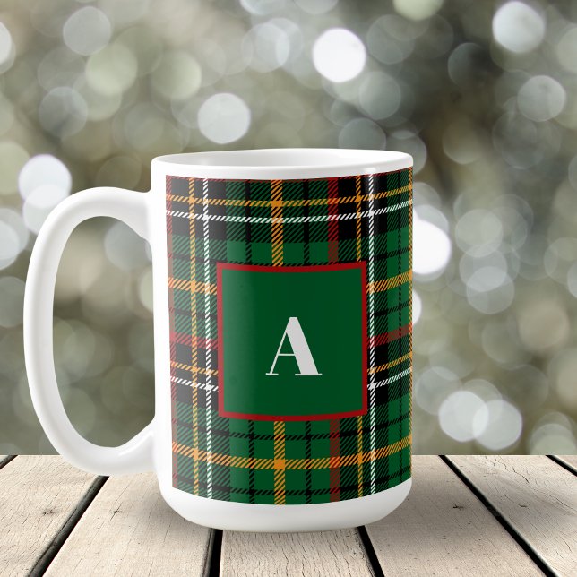 Taza De Café Navidades rojos verdes clásicos colocados Monogram (Subido por el creador)