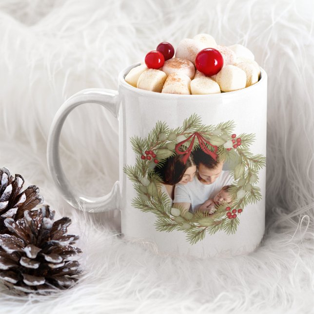 Taza De Café Navidades Wreath Photo Personalizado (Elegant Christmas photo wreath custom coffee mug. )