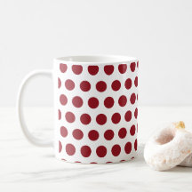 Taza de café navideña con puntos de color rojo osc