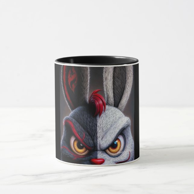 Taza de café negra con cara de monstruo espeluznan (Centro)