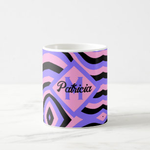 Taza De Café negro psicodélico rosa y morado monogramado de los