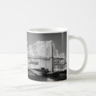 Taza De Café Negro y blanco del puente de Brooklyn