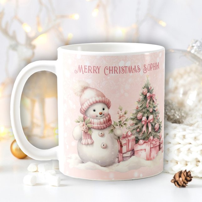 Taza De Café Nieve con nombre personalizado de Snowman, Navidad (Vintage Pink Christmas Snowman Name Text Snowy Mug)