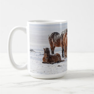 Taza De Café Nieve cubierta de caballos islandeses