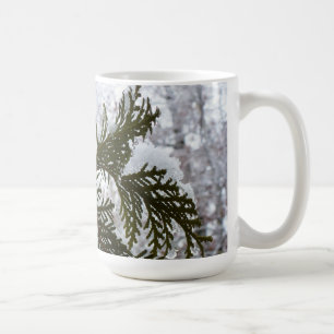 Taza De Café Nieve en ramas verdes