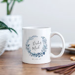 Taza De Café Niña salvaje de Azure<br><div class="desc">Un regalo dulce y elegante para sus damas de honor, nuestra taza personalizado presenta una corona botánica de color azul y blanco con "dama de honor" inscrita en el interior con escritura con letras a mano. Personalice la fecha con su boda debajo. ¡Recoge un set para toda tu fiesta nupcial...</div>