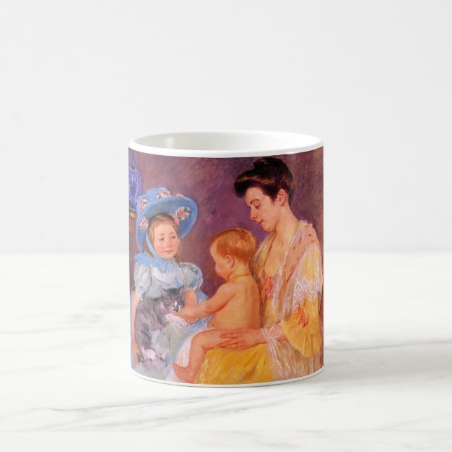 Taza De Café Niños jugando con un gato (por Mary Cassatt) (Centro)