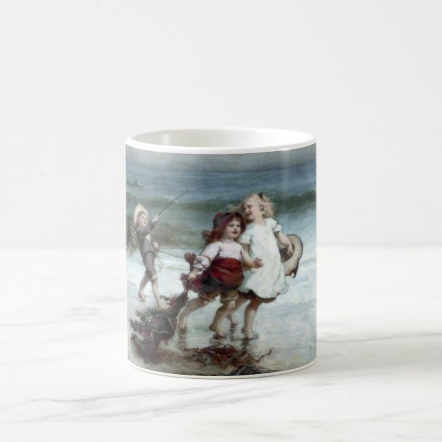 Taza De Café Niños que pretenden ser caballos en la playa (Centro)
