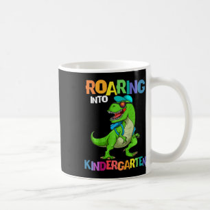 Taza De Café Niños Rugiendo En El Jardín De Infantes Dinosaurio