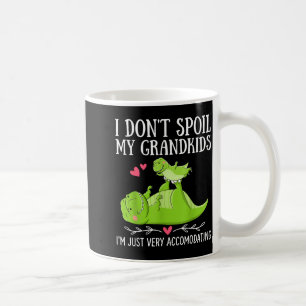 Taza De Café No malcrío a los nietos acomodando t-rex dino