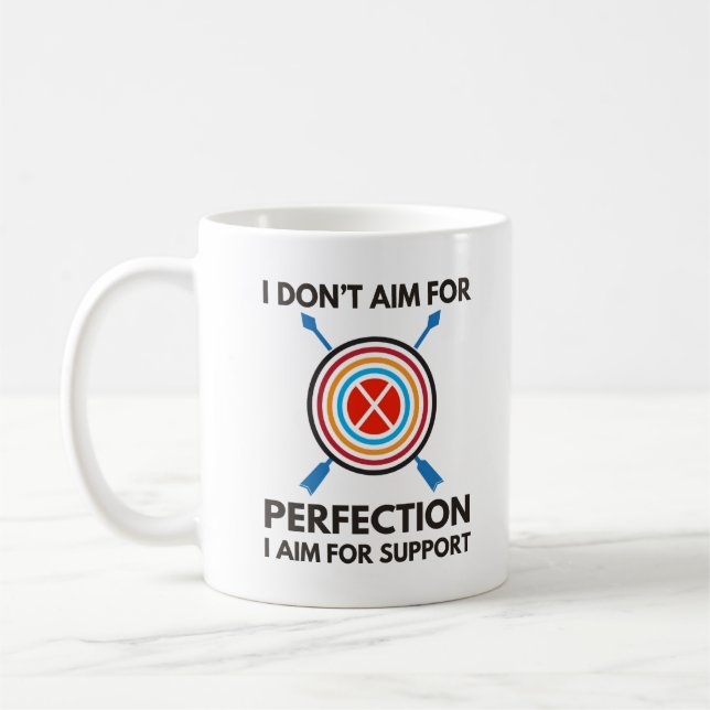 Taza De Café No pretendo la perfección | Archery Mom (Izquierda)