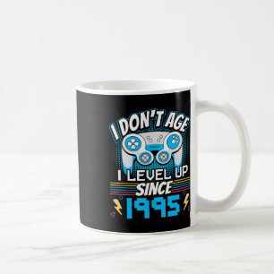 Taza De Café No tengo edad y me levanto desde el año 1995 jugan